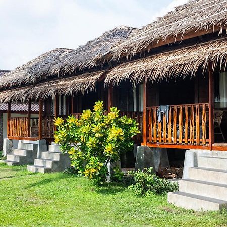 The Ujung Bocur Bungalows Krui Exterior photo